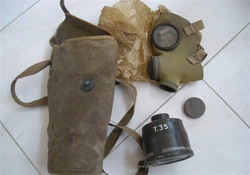 WWII Era Italian Army T.35 III Gas Mask (Pirelli)