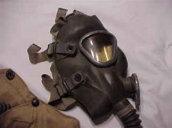 U.S. ARMY WWII M2A1 Heavy Gas Mask with Kidney Bag